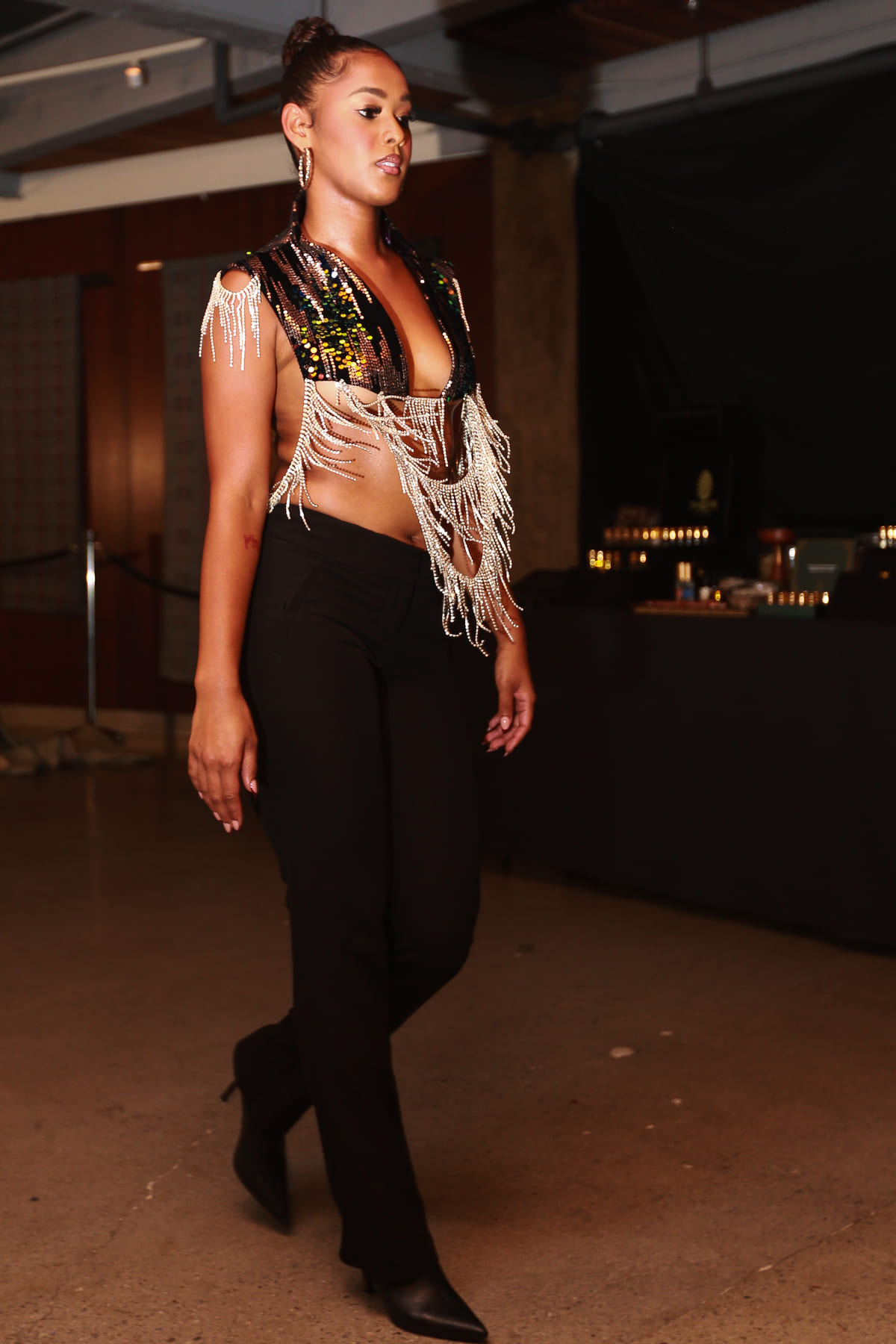 Fringe and beadwork, Run of show